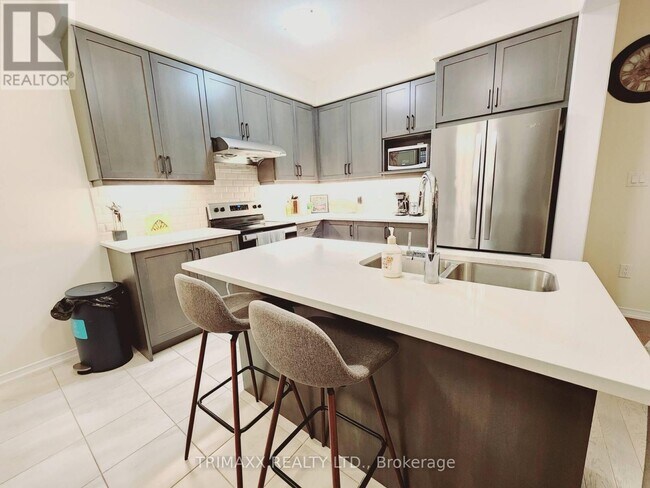 Photo du bâtiment - 63 Alexandra Dr