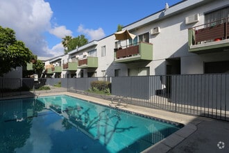 Fairmont Apartments Photo