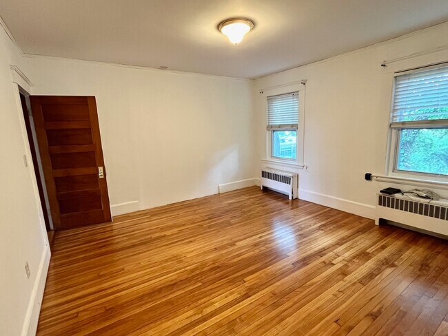 Building Photo - 436 Waverley Oaks Rd