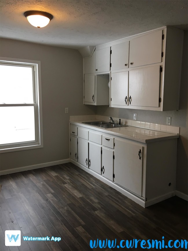 Building Photo - 1257 College Ave NE