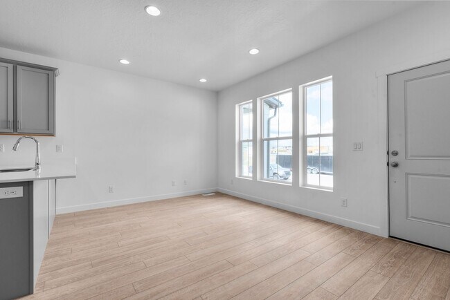 Foto del edificio - Dry Creek Highlands Towns - 8827