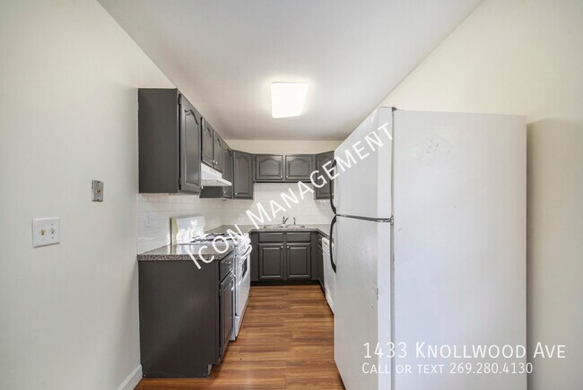 Building Photo - 1433 Knollwood Ave