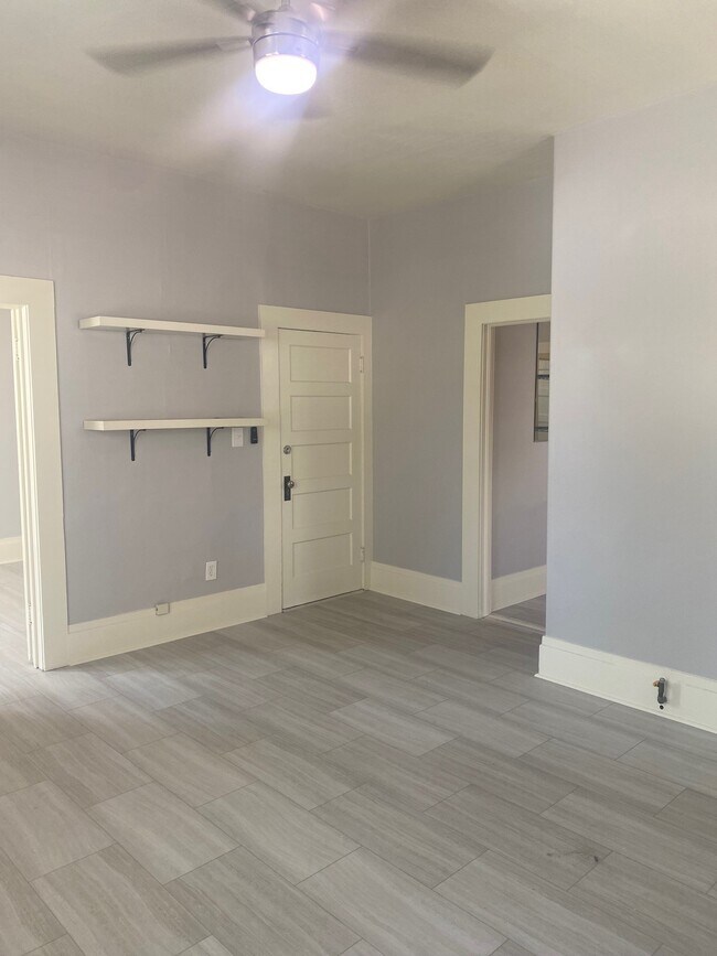 Sala de estar - 2707 I St