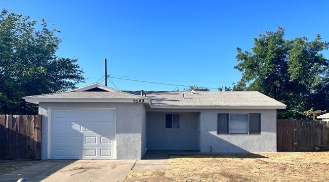Foto del edificio - START APPLYING FOR THIS HOME NOW!