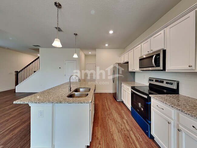 Foto del edificio - 4647 Reisswood Loop