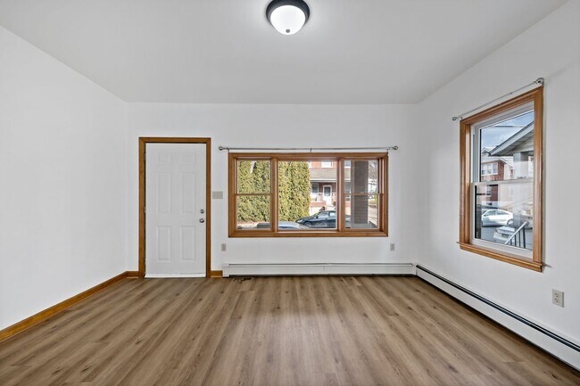 Building Photo - Spacious 4 Bedroom | 1.5 Bath | 1 Car Garage For Rent -Northampton PA