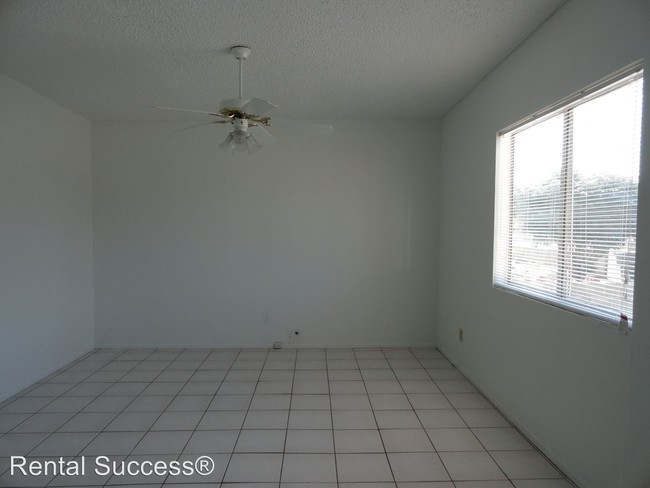 Building Photo - 304 4th St