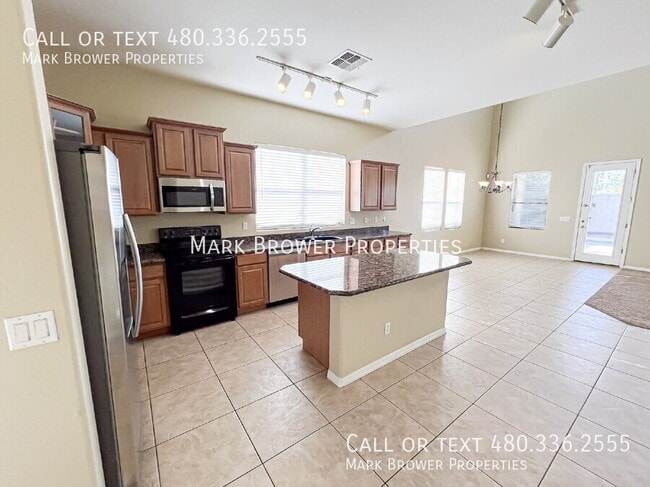 Building Photo - 1400 W Flamingo Dr
