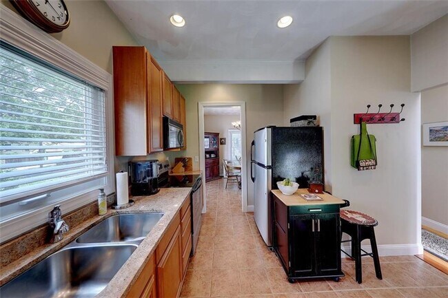 Foto del edificio - Providence/Elmhurst – Gorgeous Single Fami...