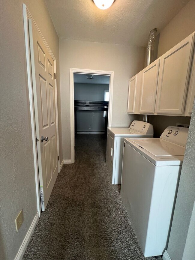 Foto del edificio - 212-214 South Pershing Dr
