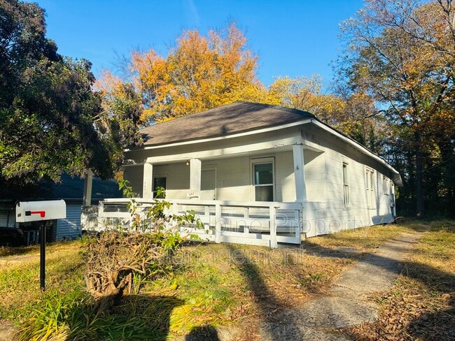 Building Photo - 402 Wilson St