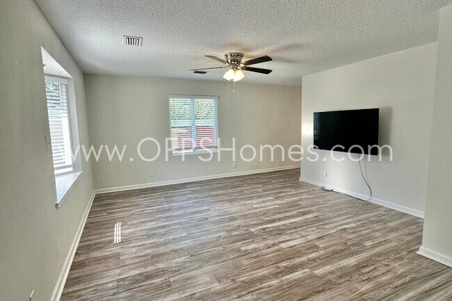 Foto del edificio - 326 Washington Ave