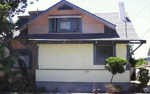 Building Photo - 4074 Ingalls St