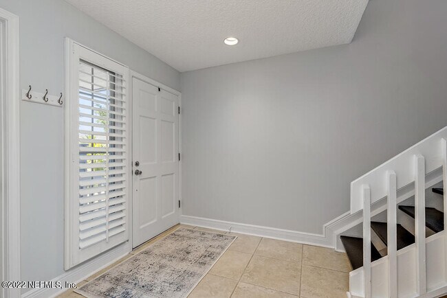 Building Photo - 331 Quail Pointe Dr