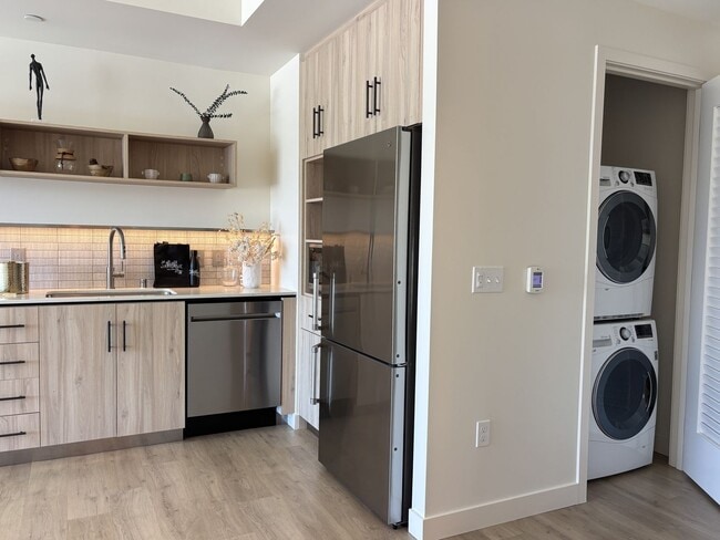 Interior Photo - Jardine Hollywood