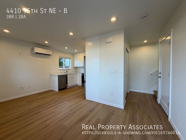 Foto del edificio - 4410 95th St NE