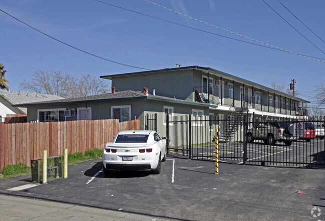 Primary Photo - Connie Place Apartments