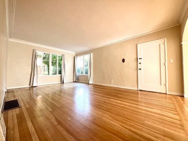 Foto del edificio - 3033 Park Blvd