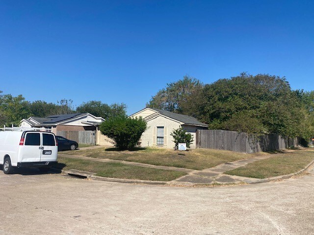 Foto del edificio - 24202 4 Sixes Ln