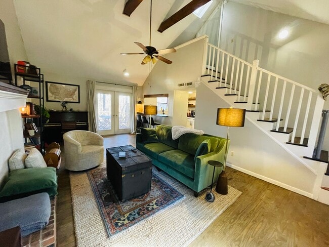 Building Photo - 2BR/1.5BA For Rent