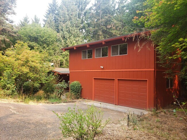 Foto del edificio - Unique Two Story Home in the Lincoln Area - Available Now!