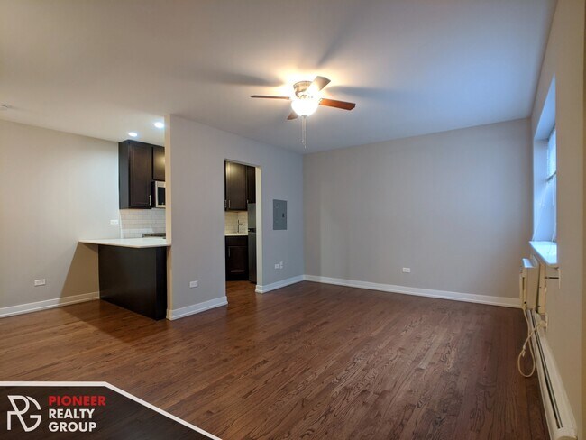 Foto del edificio - 524 W Oakdale Ave