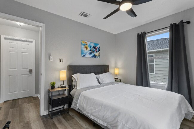 Building Photo - 242 Rodenberg Ave