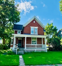 Building Photo - 1018 8th St S