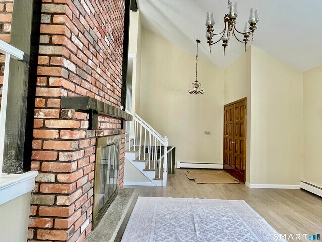 Foto del edificio - 62 Cambridge Dr