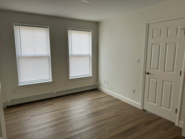 Foto del edificio - 33 Hoppin Ave
