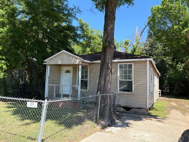 Foto del edificio - 5337 Hearne Ave