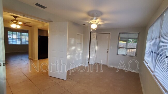 Building Photo - 3307 Ottway Dr