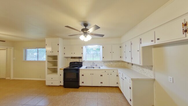 Building Photo - 3608 Minden Ave