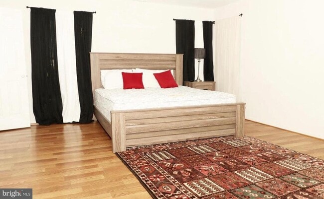 Foto del edificio - 9216 Crandall Rd