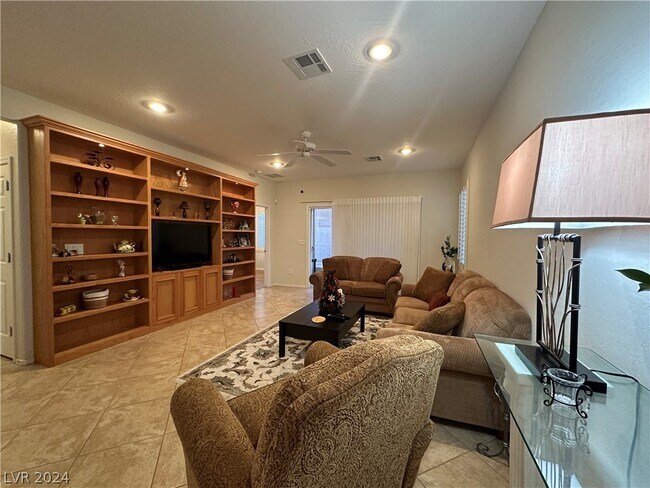 Building Photo - 2485 Jade Sky St