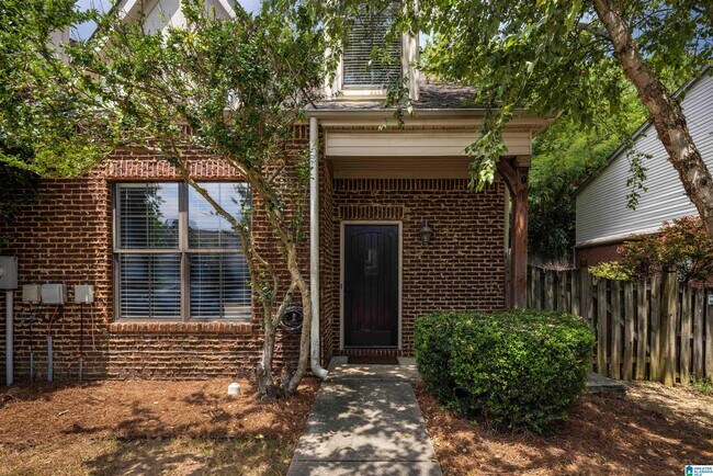 Foto del edificio - 2250 Ridgemont Dr