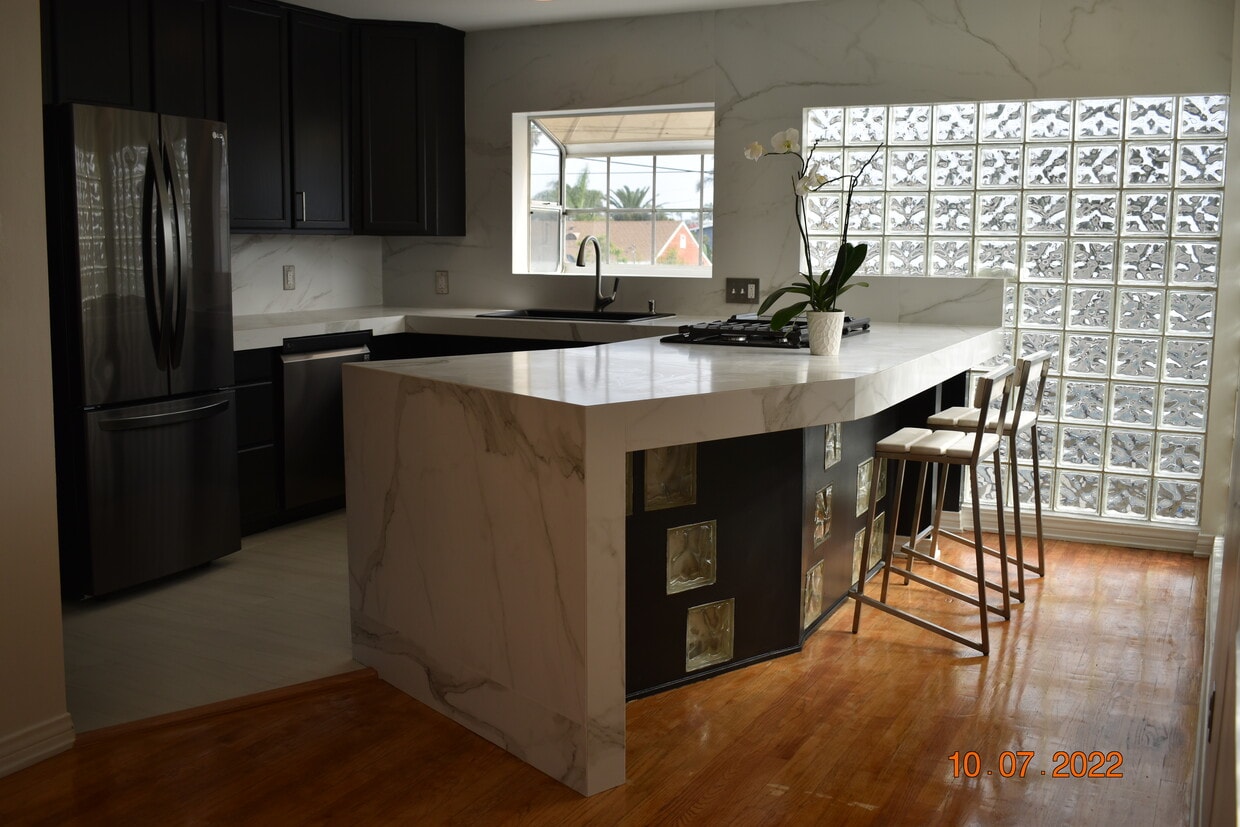 Kitchen - 716 Flower Ave