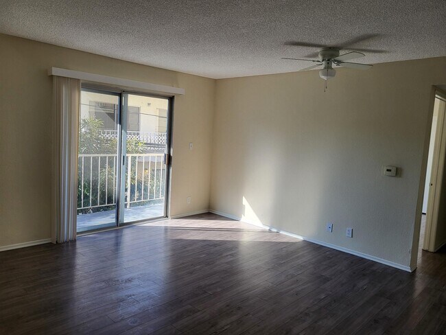 Living Room - 843 Irolo St Apartments