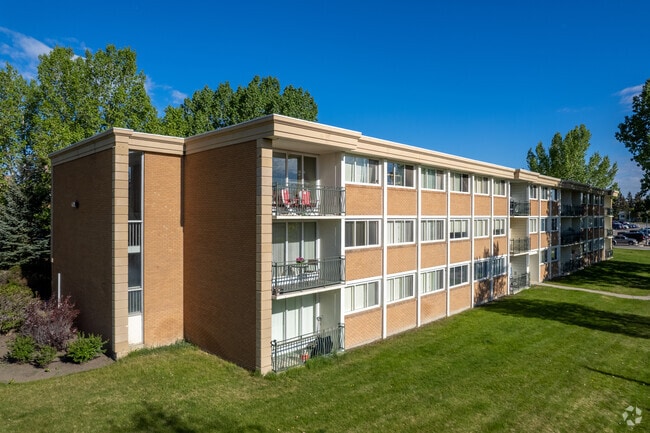 Building Photo - Wyldewood Estates