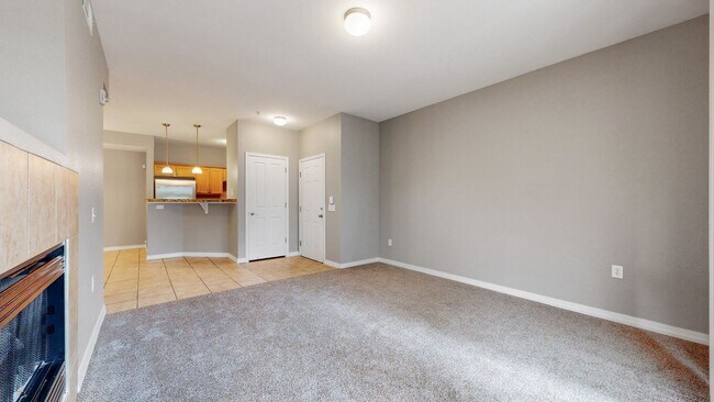 Foto del edificio - Remodeled 2 BR/2 BA Unit near Edora Park/Epic and Spring Creek Trail