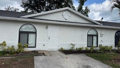 Building Photo - 5045 SE Primrose Way