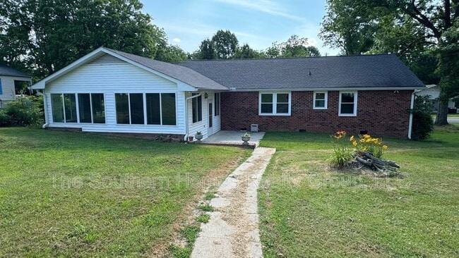 Foto del edificio - 220 Wilkins Ave