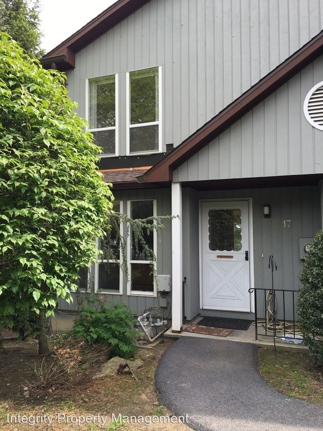Primary Photo - 2 br, 3.5 bath House - 17 Hemlock Circle
