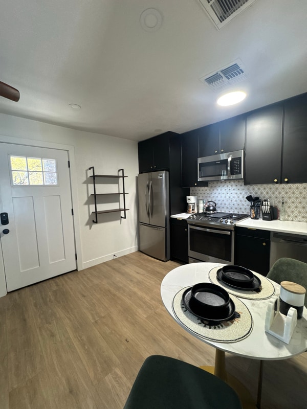 Foto del edificio - 1155 E Diamond St