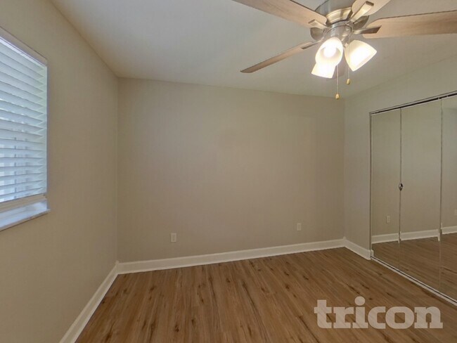Building Photo - 2376 Millwood Ln