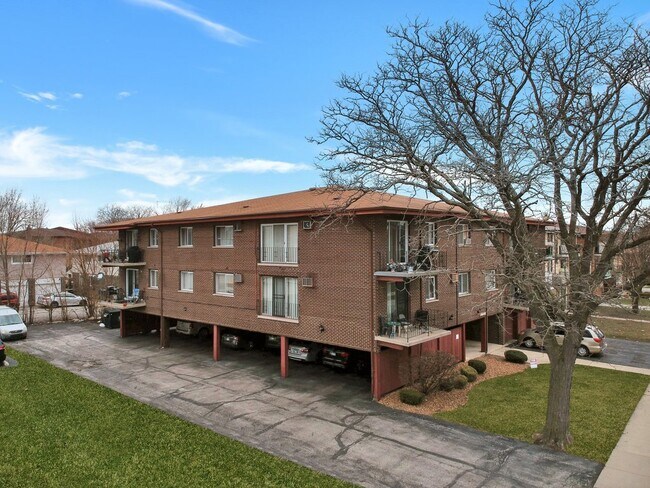 Building Photo - 10440 Mason Ave