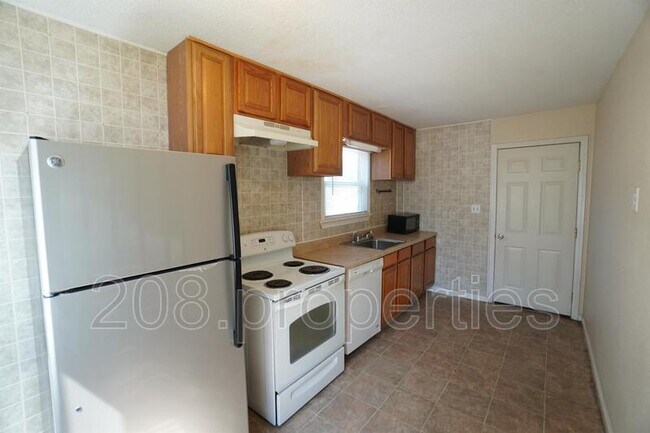 Building Photo - 1706 Rossi St