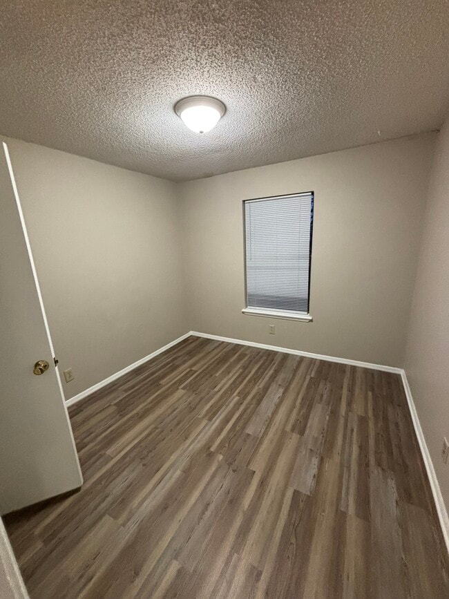 Building Photo - 641 N Betty Jo Dr