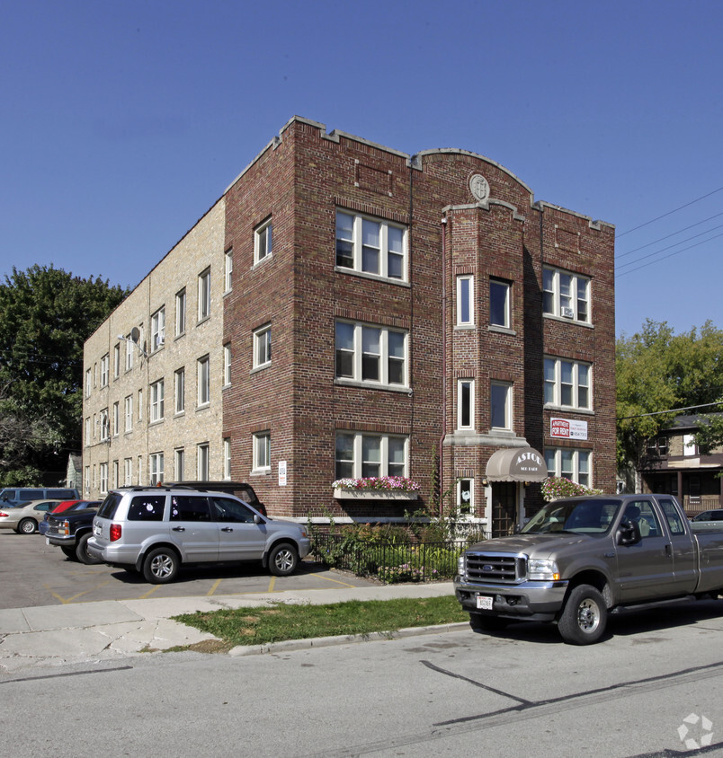Primary Photo - Astor Apartments