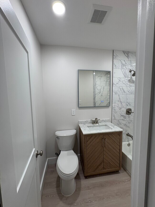 Building Photo - 136 Albany Blvd